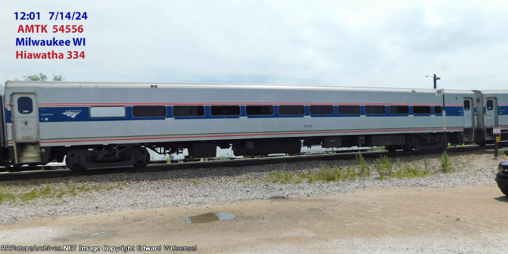 One of 3 coaches on Hiawatha 334